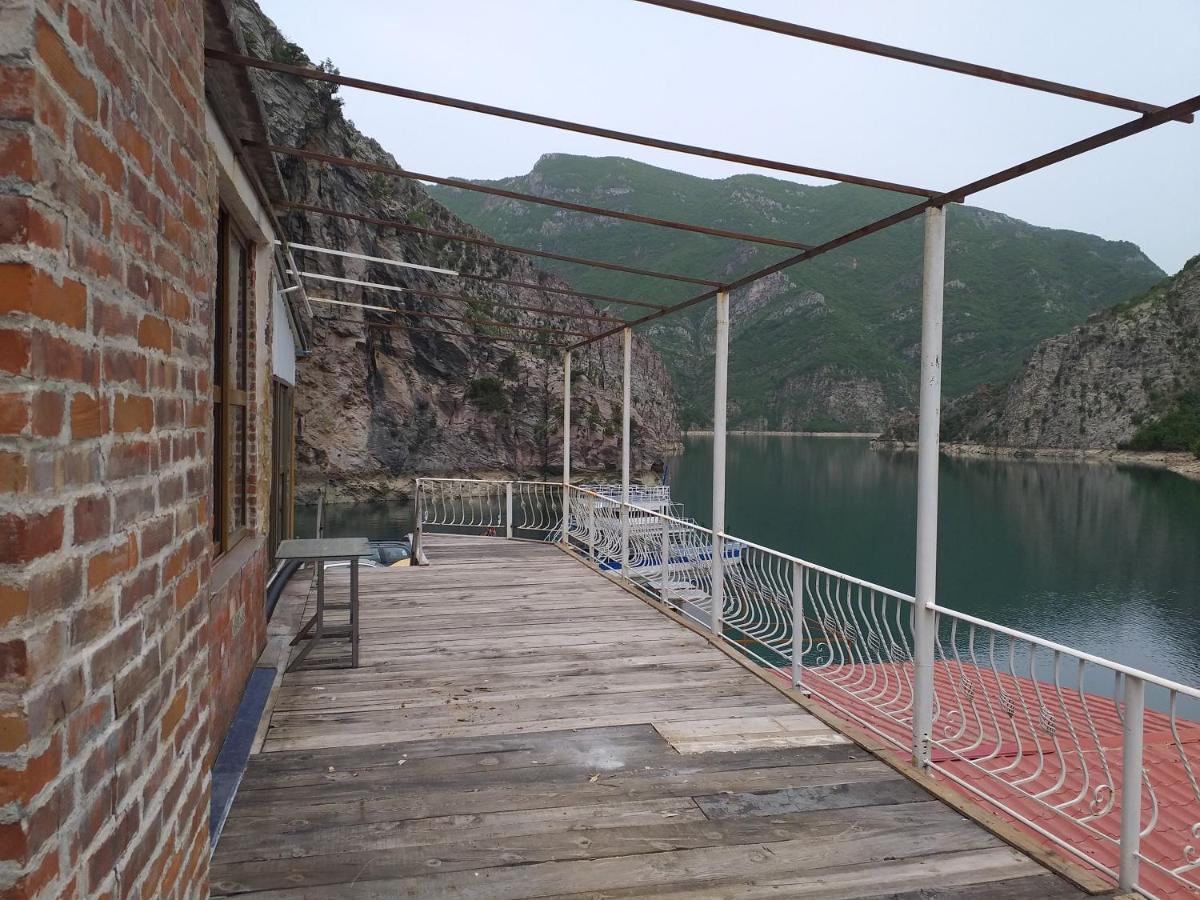 Rozafa Ferry & Accommodation Koman Ngoại thất bức ảnh