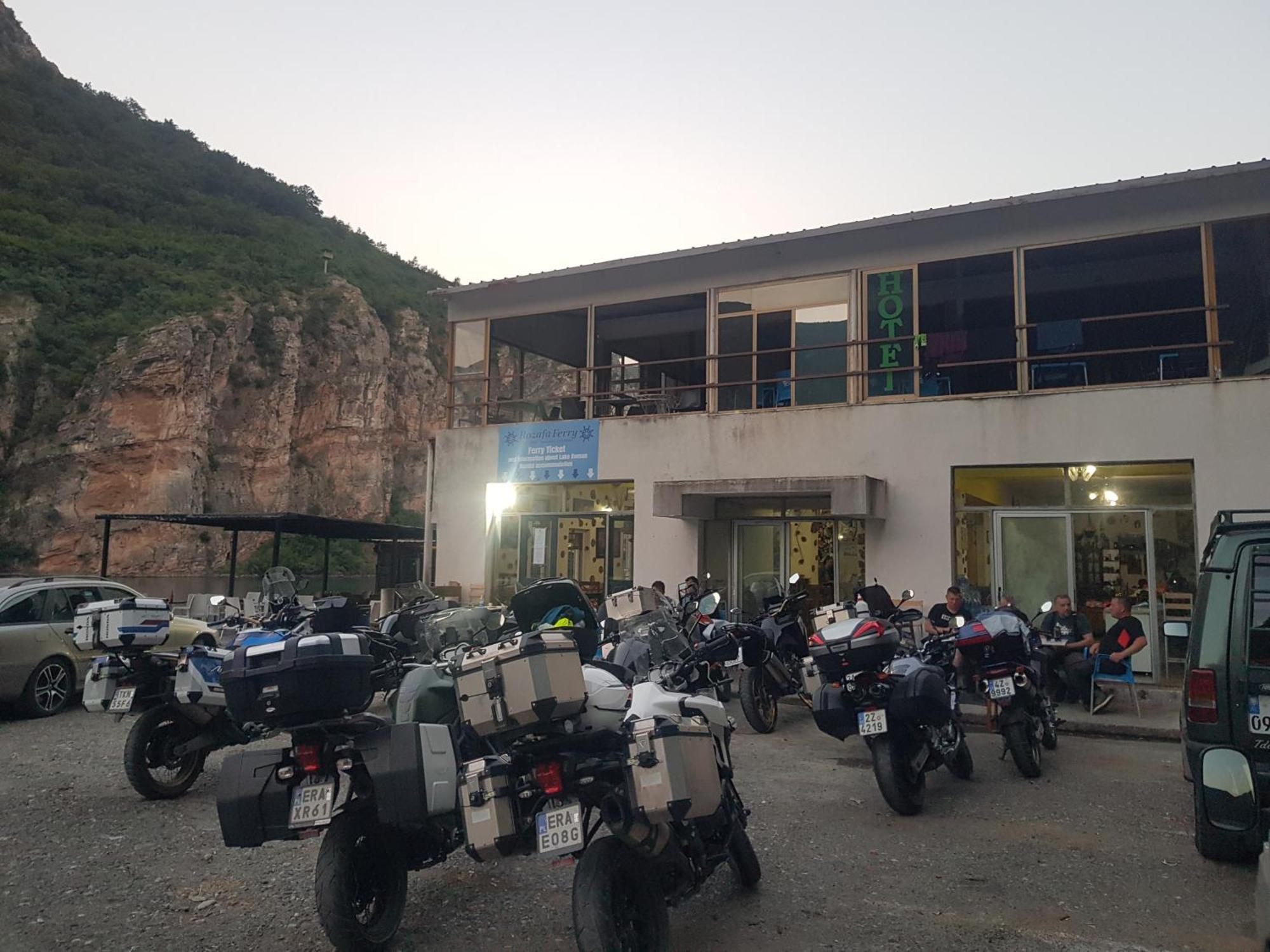 Rozafa Ferry & Accommodation Koman Ngoại thất bức ảnh